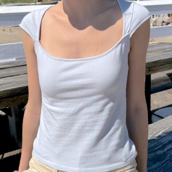 brandy melville ella top - Picture 1 of 3